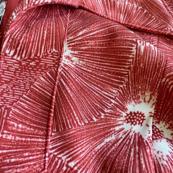 Vintage 1970s top, red and white abstract floral pattern, long sleeves blouse - Picture 9 of 10